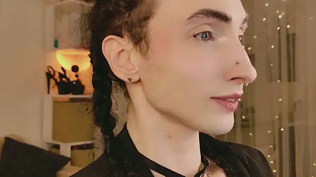 Snapshot of Queen_of_tease chatting on 7, 3, 2026 Queen of tease online show from 7, 3, 2026