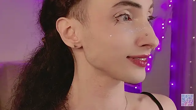 Snapshot of Queen_of_tease chatting on 18, 4, 2026 Queen of tease online show from 18, 4, 2026