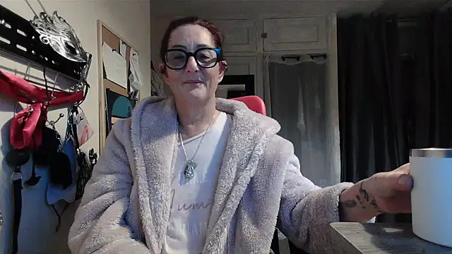 Snapshot of Mistress-Ivy51 chatting on 6, 11, 2025 Mistress-Ivy51 online show from 6, 11, 2025