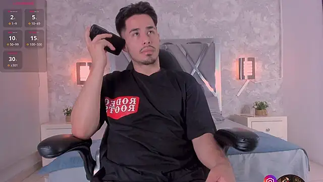 loghan fox online show from 9, 9, 2025