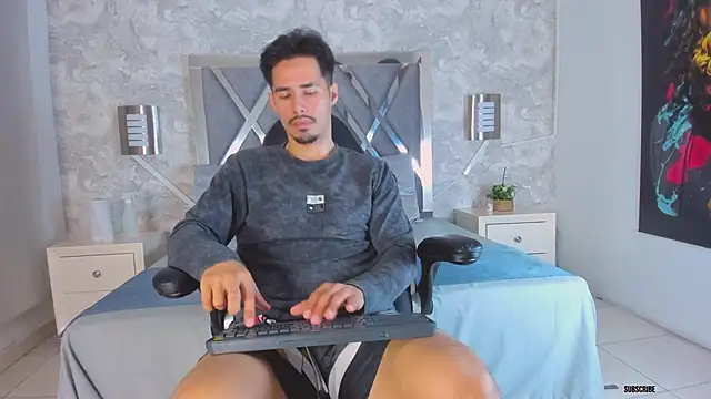 loghan fox online show from 26, 9, 2025