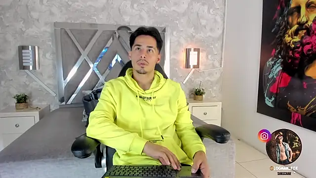 loghan fox online show from 8, 10, 2025