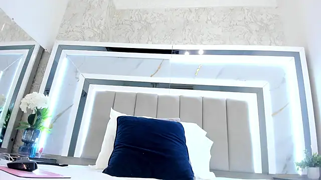 melodycharlotte online show from 24, 10, 2025