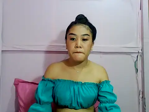 Snapshot of YourWildestDoll chatting on 21, 4, 2026 YourWildestDoll online show from 21, 4, 2026