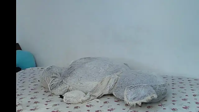 Snapshot of JullyanaRain chatting on 17, 4, 2026 JullyanaRain online show from 17, 4, 2026