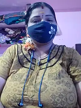 Snapshot of lathikaqueentamil chatting on 4, 10, 2025 lathikaqueentamil online show from 4, 10, 2025