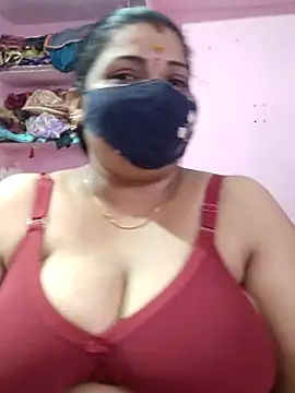 Snapshot of lathikaqueentamil chatting on 7, 10, 2025 lathikaqueentamil online show from 7, 10, 2025