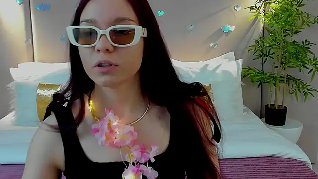 NoraHaynes online show from 13, 2, 2026