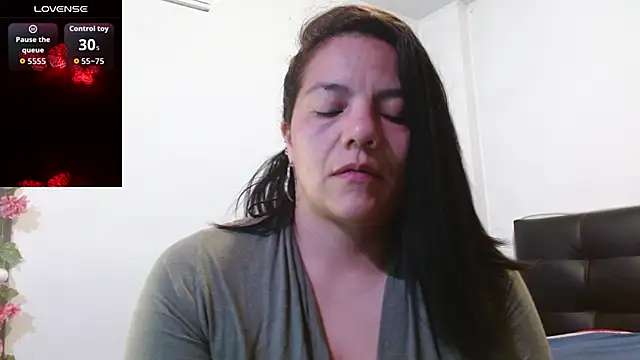 Snapshot of Megan_Milf__ chatting on 4, 3, 2026 Megan Milf online show from 4, 3, 2026
