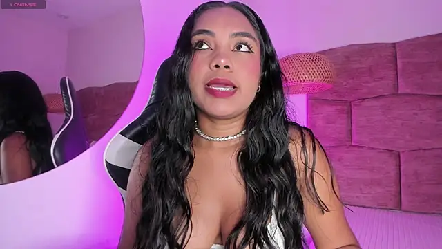 dani velvet online show from 4, 12, 2025