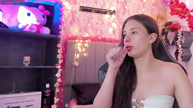 Snapshot of Scarlett21__ chatting on 15, 4, 2026 Scarlett21 online show from 15, 4, 2026