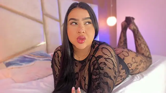 Snapshot of Caro_Suarez chatting on 2, 10, 2025 Caro Suarez online show from 2, 10, 2025