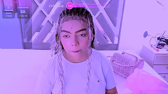 nahomy ryans online show from 28, 10, 2025