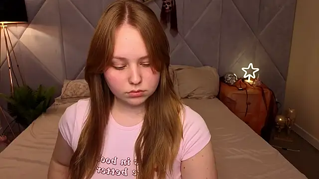 Snapshot of CrystallPaws chatting on 27, 10, 2025 CrystallPaws online show from 27, 10, 2025