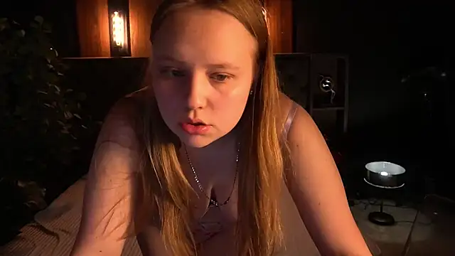 Snapshot of CrystallPaws chatting on 28, 11, 2025 CrystallPaws online show from 28, 11, 2025