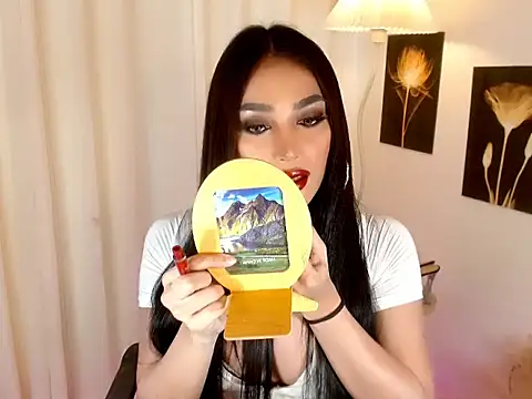 Brilliance Goddess online show from 15, 12, 2025