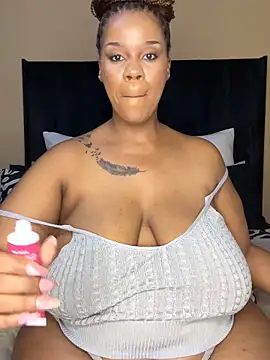 Snapshot of THICKBUNNYCHICKxxx chatting on 3, 4, 2026 THICKBUNNYCHICKxxx online show from 3, 4, 2026