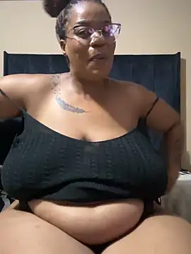 Snapshot of THICKBUNNYCHICKxxx chatting on 4, 4, 2026 THICKBUNNYCHICKxxx online show from 4, 4, 2026