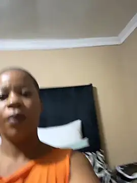 Snapshot of THICKBUNNYCHICKxxx chatting on 15, 4, 2026 THICKBUNNYCHICKxxx online show from 15, 4, 2026