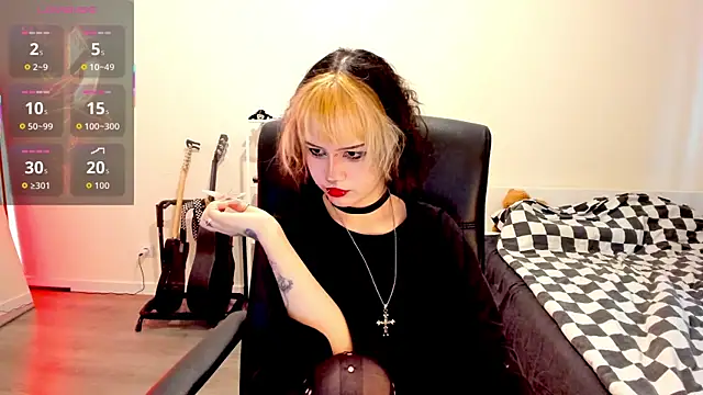 LiyaLuna online show from 6, 11, 2025