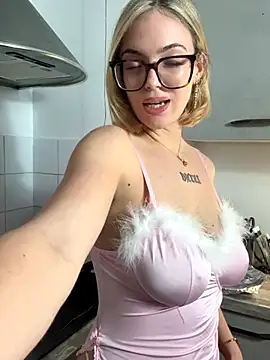 Snapshot of zoeypink chatting on 26, 11, 2025 zoeypink online show from 26, 11, 2025