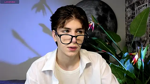 Oliver Starboy online show from 9, 10, 2025