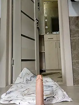 Snapshot of N_i_k_o_l_a_u chatting on 6, 4, 2026 N i k o l a u online show from 6, 4, 2026