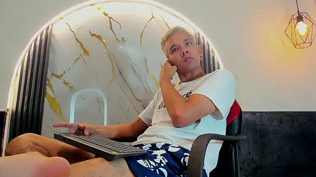 Snapshot of jeremytonner chatting on 29, 4, 2026 jeremytonner online show from 29, 4, 2026