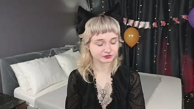 Snapshot of Tori_Cutie chatting on 30, 10, 2025 Tori Cutie online show from 30, 10, 2025