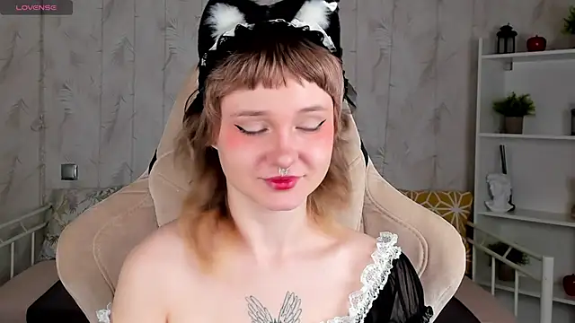 Snapshot of Tori_Cutie chatting on 15, 4, 2026 Tori Cutie online show from 15, 4, 2026