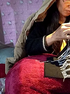 Snapshot of TinTin321 chatting on 18, 12, 2025 TinTin321 online show from 18, 12, 2025