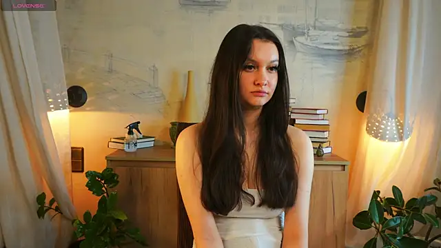 Snapshot of EvaDowe chatting on 11, 10, 2025 EvaDowe online show from 11, 10, 2025