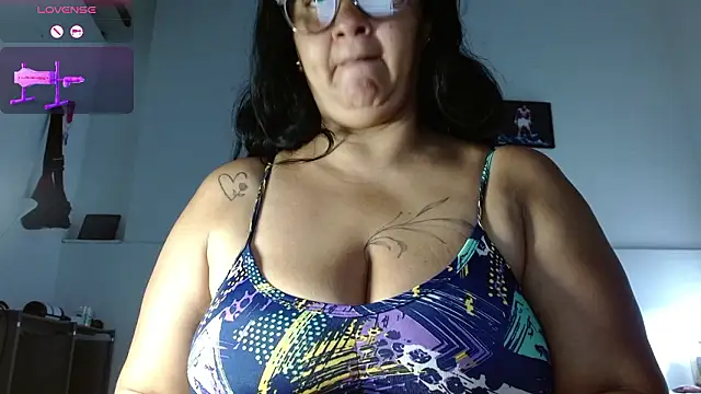 Snapshot of 18and45couple chatting on 16, 3, 2026 18and45couple online show from 16, 3, 2026