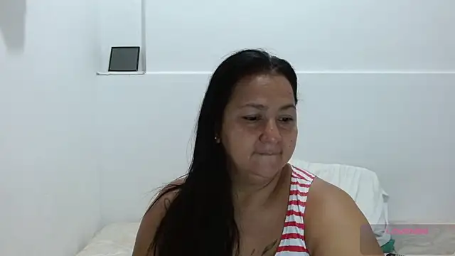 Snapshot of 18and45couple chatting on 23, 3, 2026 18and45couple online show from 23, 3, 2026