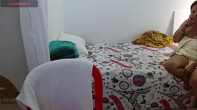 Snapshot of 18and45couple chatting on 29, 4, 2026 18and45couple online show from 29, 4, 2026