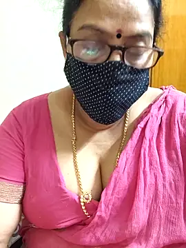 Snapshot of heera-rani chatting on 28, 10, 2025 heera-rani online show from 28, 10, 2025