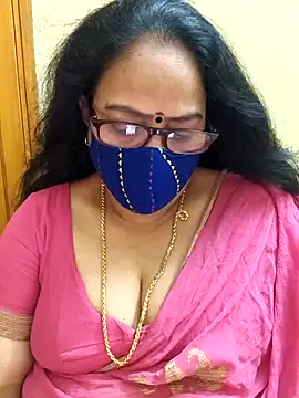 Snapshot of heera-rani chatting on 1, 11, 2025 heera-rani online show from 1, 11, 2025