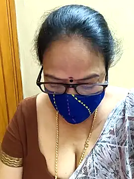 Snapshot of heera-rani chatting on 6, 11, 2025 heera-rani online show from 6, 11, 2025