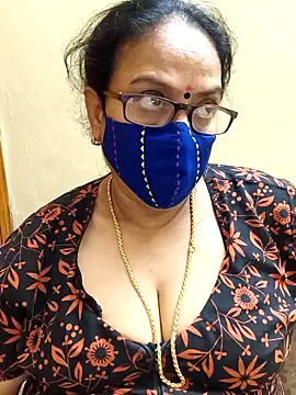 Snapshot of heera-rani chatting on 6, 11, 2025 heera-rani online show from 6, 11, 2025