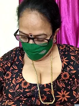 Snapshot of heera-rani chatting on 8, 11, 2025 heera-rani online show from 8, 11, 2025