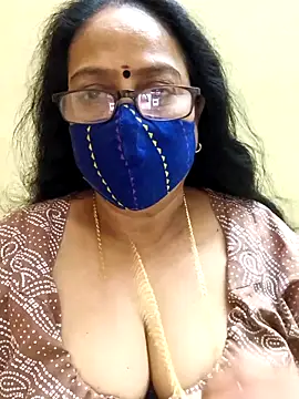 Snapshot of heera-rani chatting on 11, 11, 2025 heera-rani online show from 11, 11, 2025