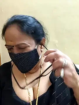 Snapshot of heera-rani chatting on 21, 11, 2025 heera-rani online show from 21, 11, 2025