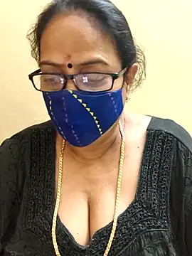 Snapshot of heera-rani chatting on 26, 11, 2025 heera-rani online show from 26, 11, 2025