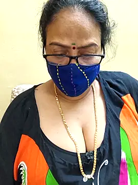 Snapshot of heera-rani chatting on 4, 12, 2025 heera-rani online show from 4, 12, 2025