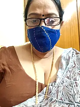 Snapshot of heera-rani chatting on 14, 12, 2025 heera-rani online show from 14, 12, 2025