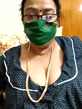 Snapshot of heera-rani chatting on 14, 12, 2025 heera-rani online show from 14, 12, 2025