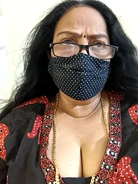 Snapshot of heera-rani chatting on 19, 4, 2026 heera-rani online show from 19, 4, 2026