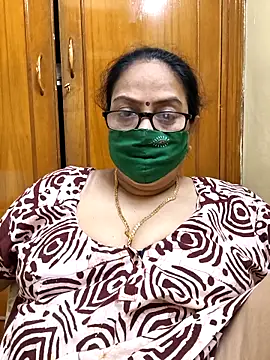 Snapshot of heera-rani chatting on 3, 5, 2026 heera-rani online show from 3, 5, 2026