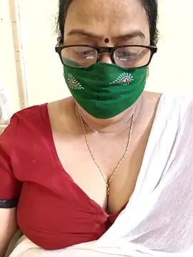 Snapshot of heera-rani chatting on 8, 5, 2026 heera-rani online show from 8, 5, 2026