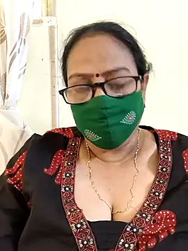 Snapshot of heera-rani chatting on 12, 5, 2026 heera-rani online show from 12, 5, 2026
